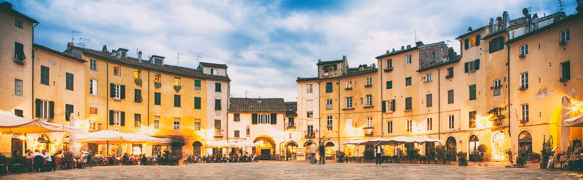 Lucca piazza anfiteatro